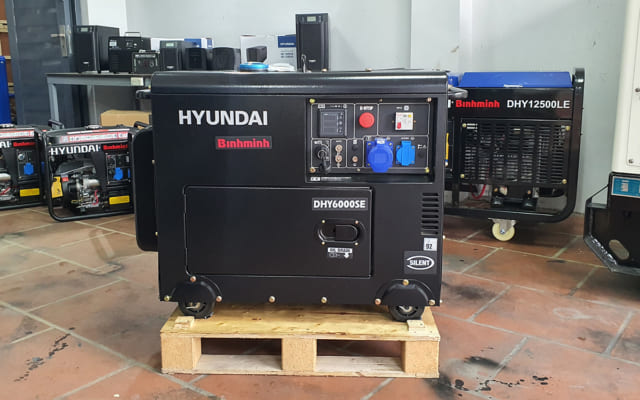 Máy phát điện chạy dầu 5kw Hyundai DHY6000se