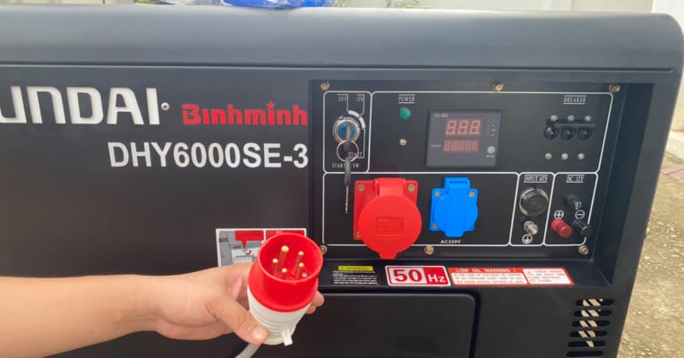 Máy phát điện Hyundai DHY6000SE-3