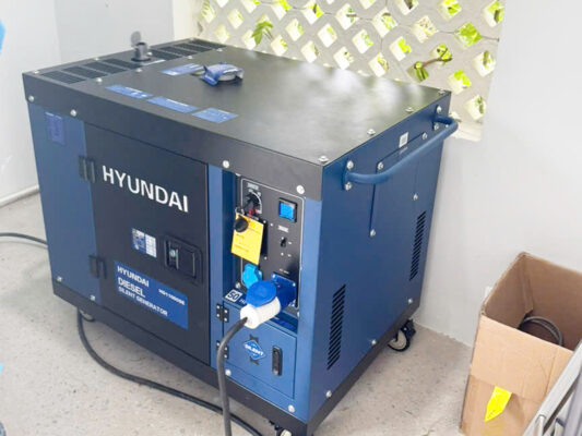 Máy phát điện chạy được điều hòa